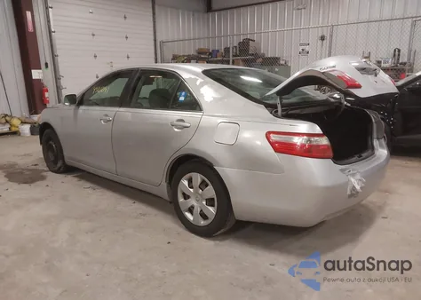 2007 Toyota Camry Le z USA, uszkodzony, nr VIN 4T1BE46K17U193980
